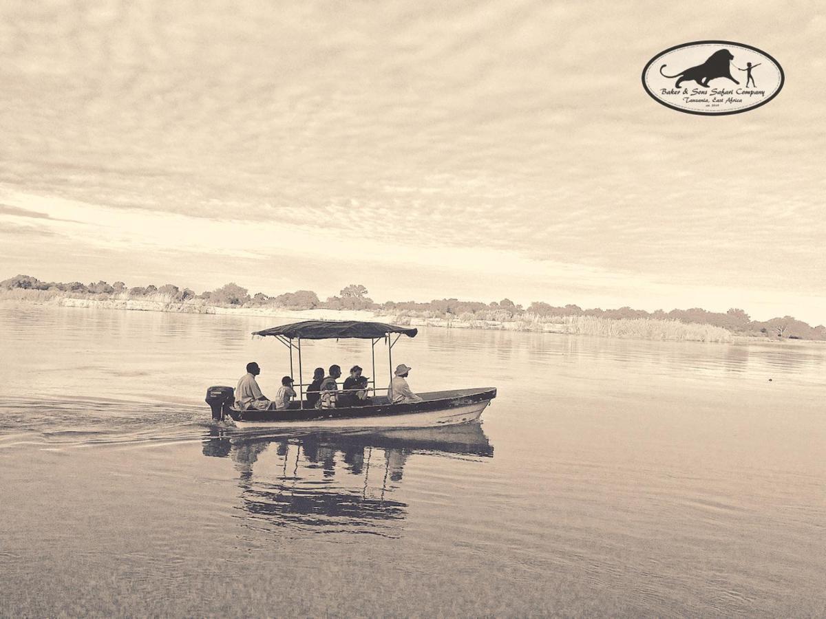 Baker Safari Company Villa Kwangwazi Luaran gambar